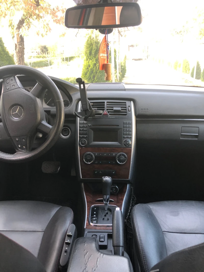 Mercedes-Benz B 180, снимка 10 - Автомобили и джипове - 48211358