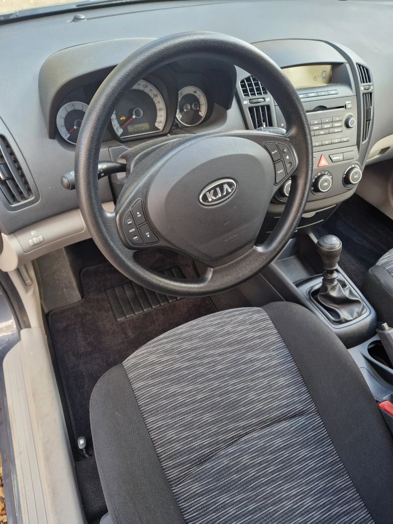 Kia Ceed 1.4, снимка 9 - Автомобили и джипове - 48244753