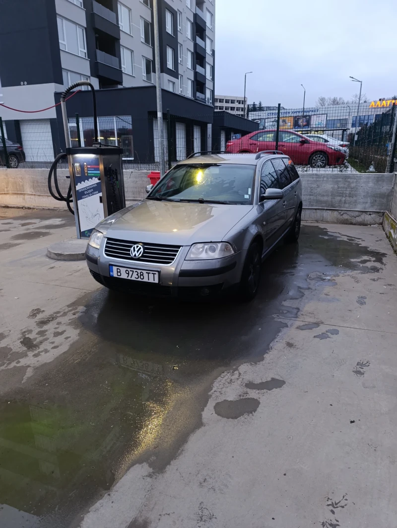 VW Passat, снимка 1 - Автомобили и джипове - 48933619