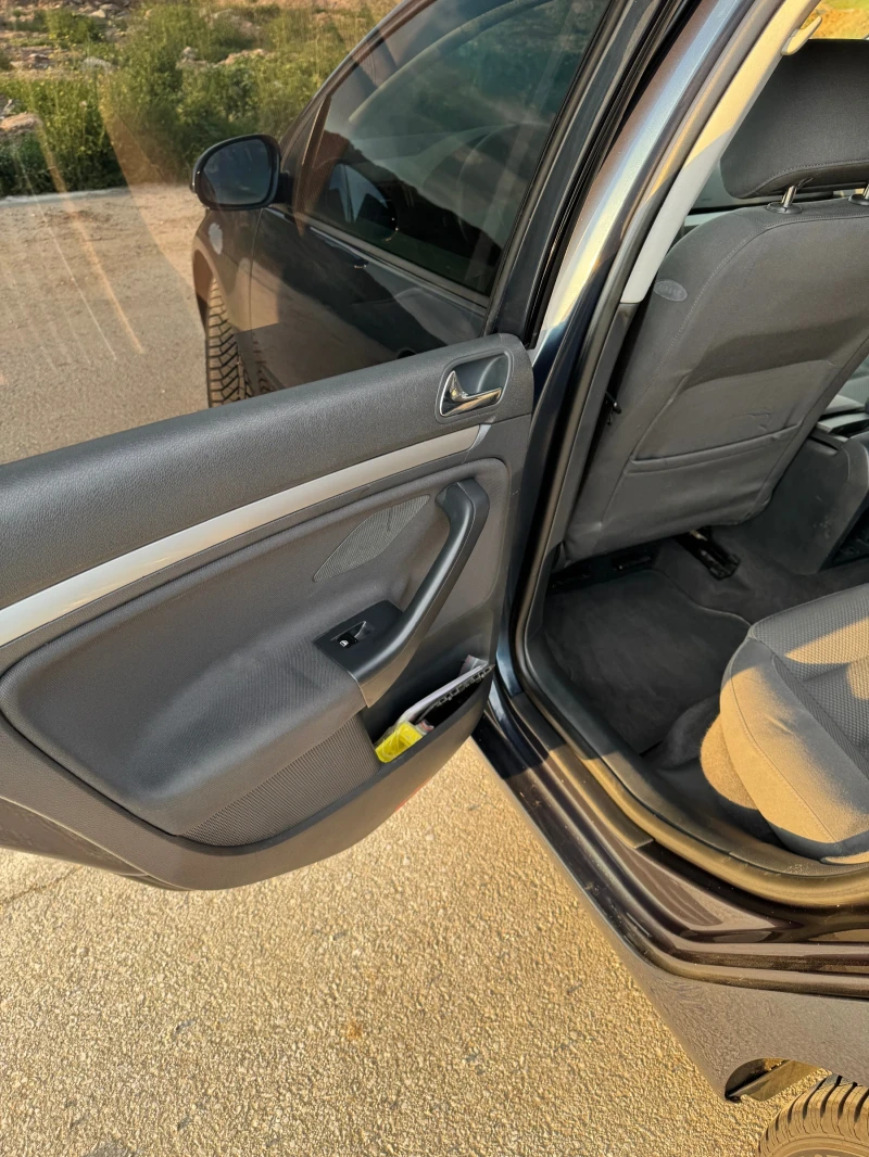 VW Golf 2.0, снимка 8 - Автомобили и джипове - 52312445