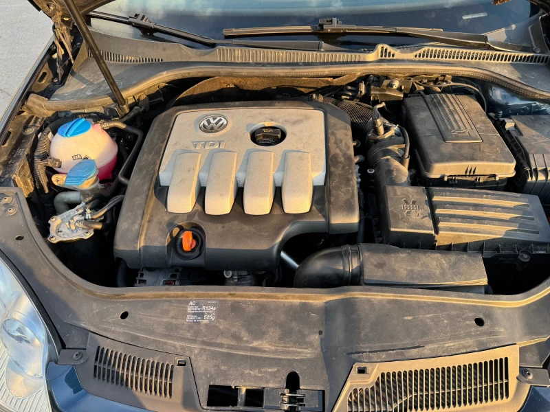 VW Golf 2.0, снимка 13 - Автомобили и джипове - 52312445