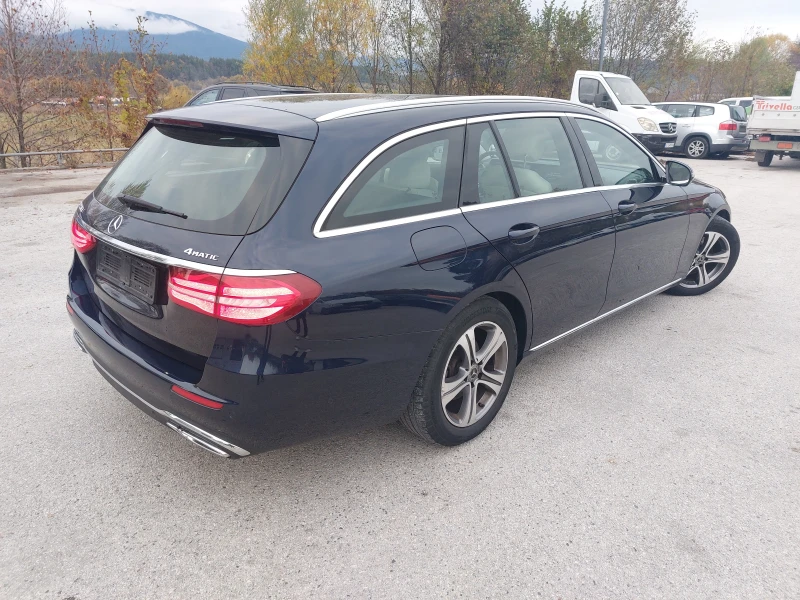Mercedes-Benz E 220 4 MATIC, снимка 6 - Автомобили и джипове - 52307832