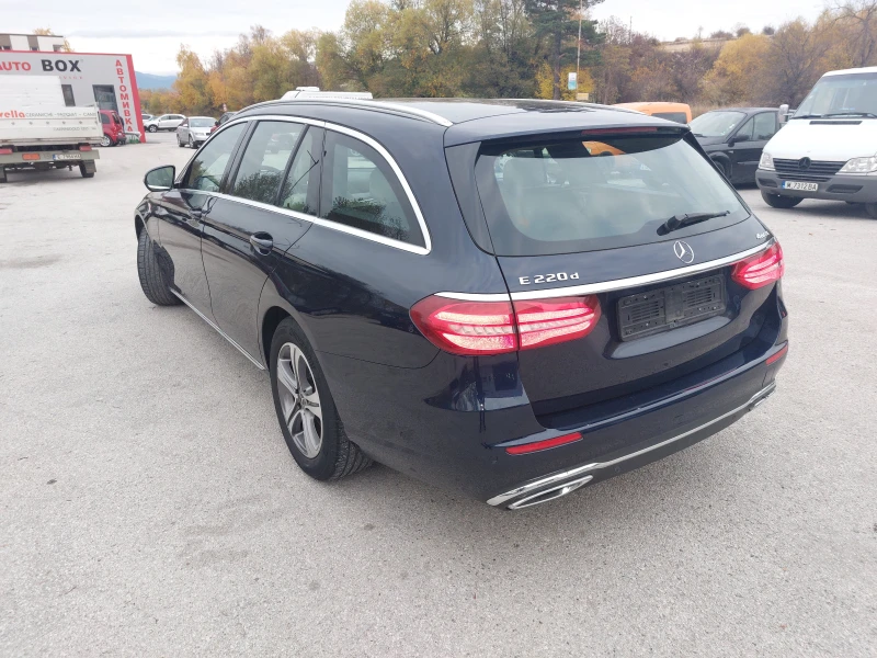 Mercedes-Benz E 220 4 MATIC, снимка 5 - Автомобили и джипове - 52307832