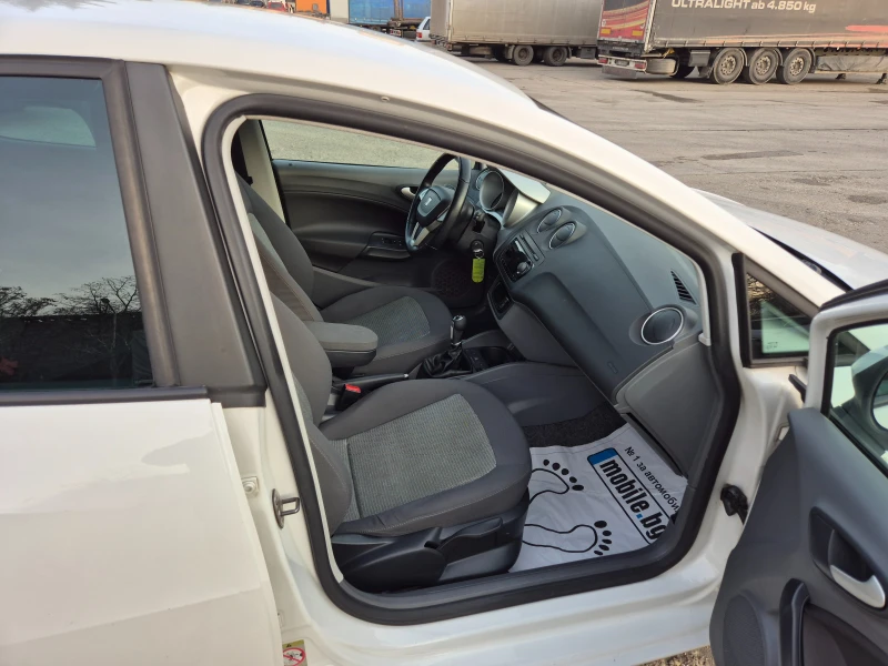 Seat Ibiza 1.4i-Италия, снимка 11 - Автомобили и джипове - 52840668