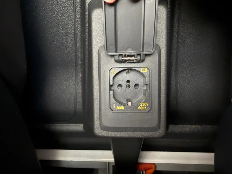 VW Caddy 2.0 TDI MAXI ХЛАДИЛНО\PSYGEIO EURO 6 KLIMA , снимка 17 - Автомобили и джипове - 52977548