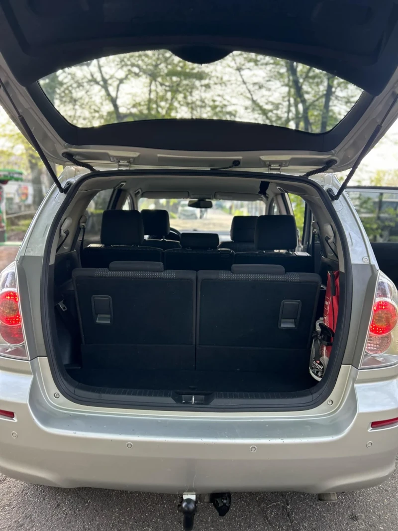 Toyota Corolla verso 2.2, снимка 5 - Автомобили и джипове - 53157471