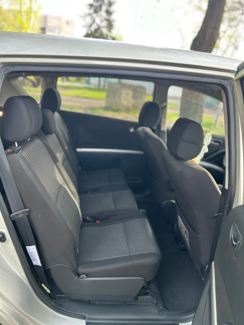 Toyota Corolla verso 2.2, снимка 7 - Автомобили и джипове - 53157471