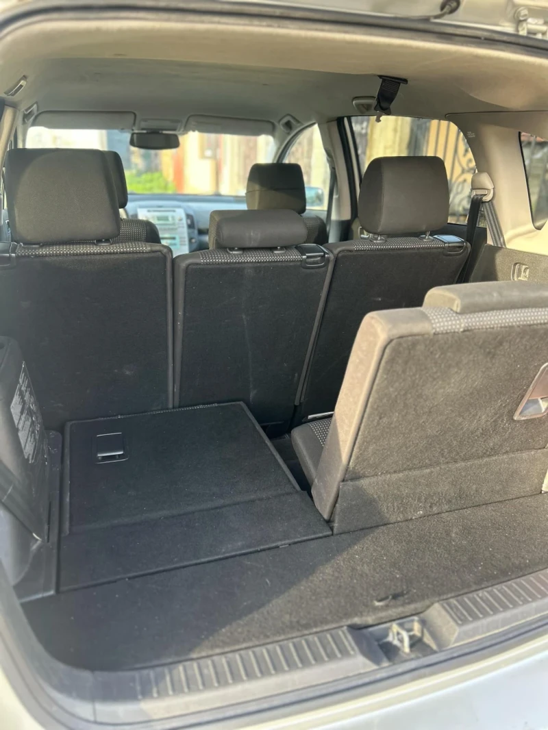 Toyota Corolla verso 2.2, снимка 11 - Автомобили и джипове - 53157471