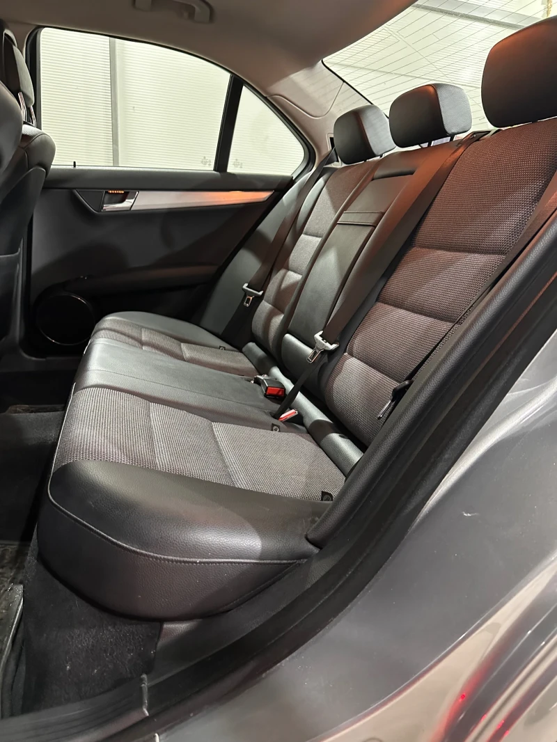Mercedes-Benz C 200, снимка 10 - Автомобили и джипове - 53564359