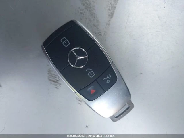 Mercedes-Benz C 300, снимка 13 - Автомобили и джипове - 47531944