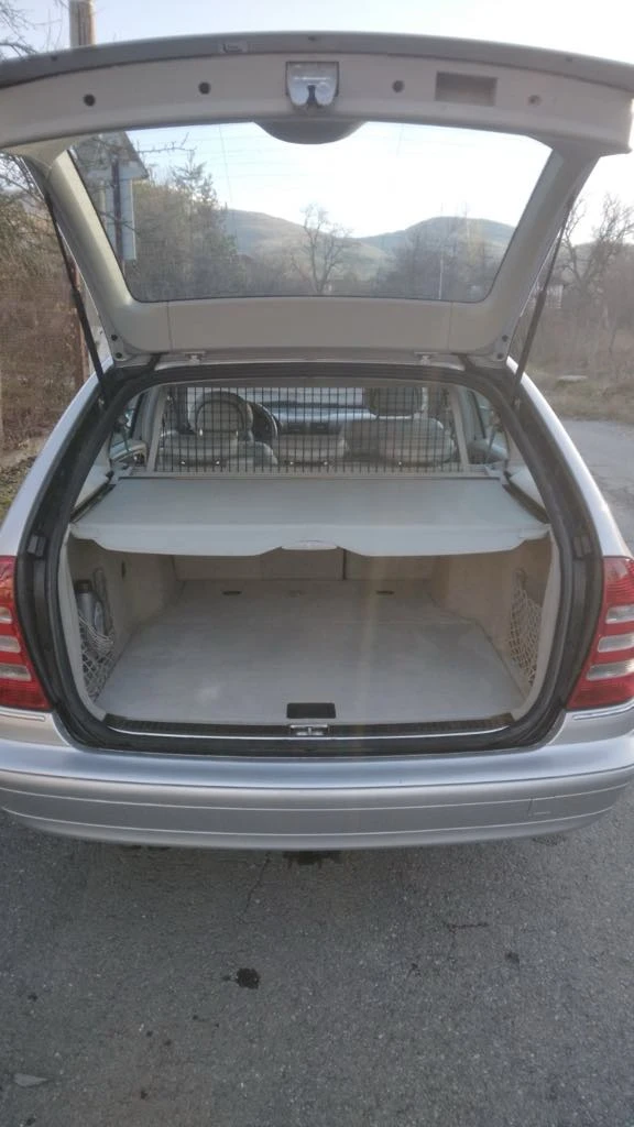 Mercedes-Benz C 180, снимка 10 - Автомобили и джипове - 48420115