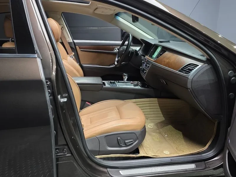 Genesis G80 3.3 AWD, снимка 11 - Автомобили и джипове - 54420572