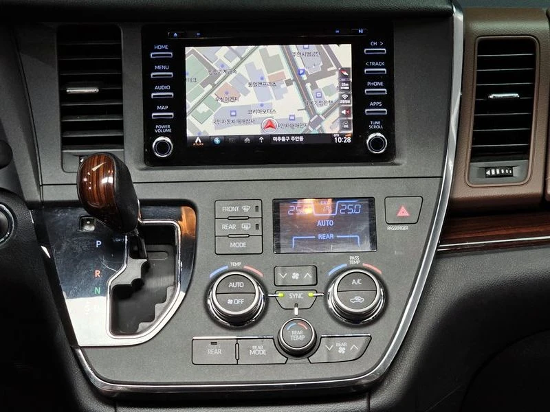 Toyota Sienna 3.5 2GR Automatic, снимка 14 - Автомобили и джипове - 55662760
