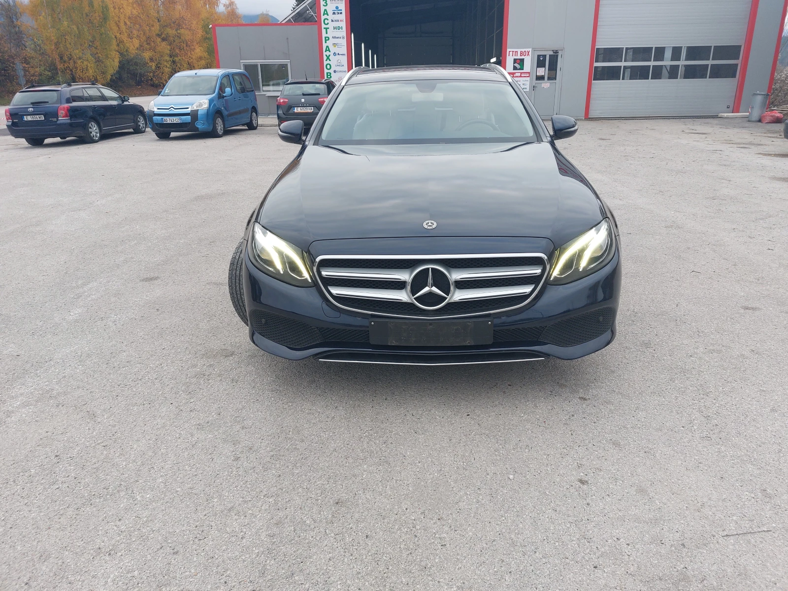 Mercedes-Benz E 220 4 MATIC, снимка 1