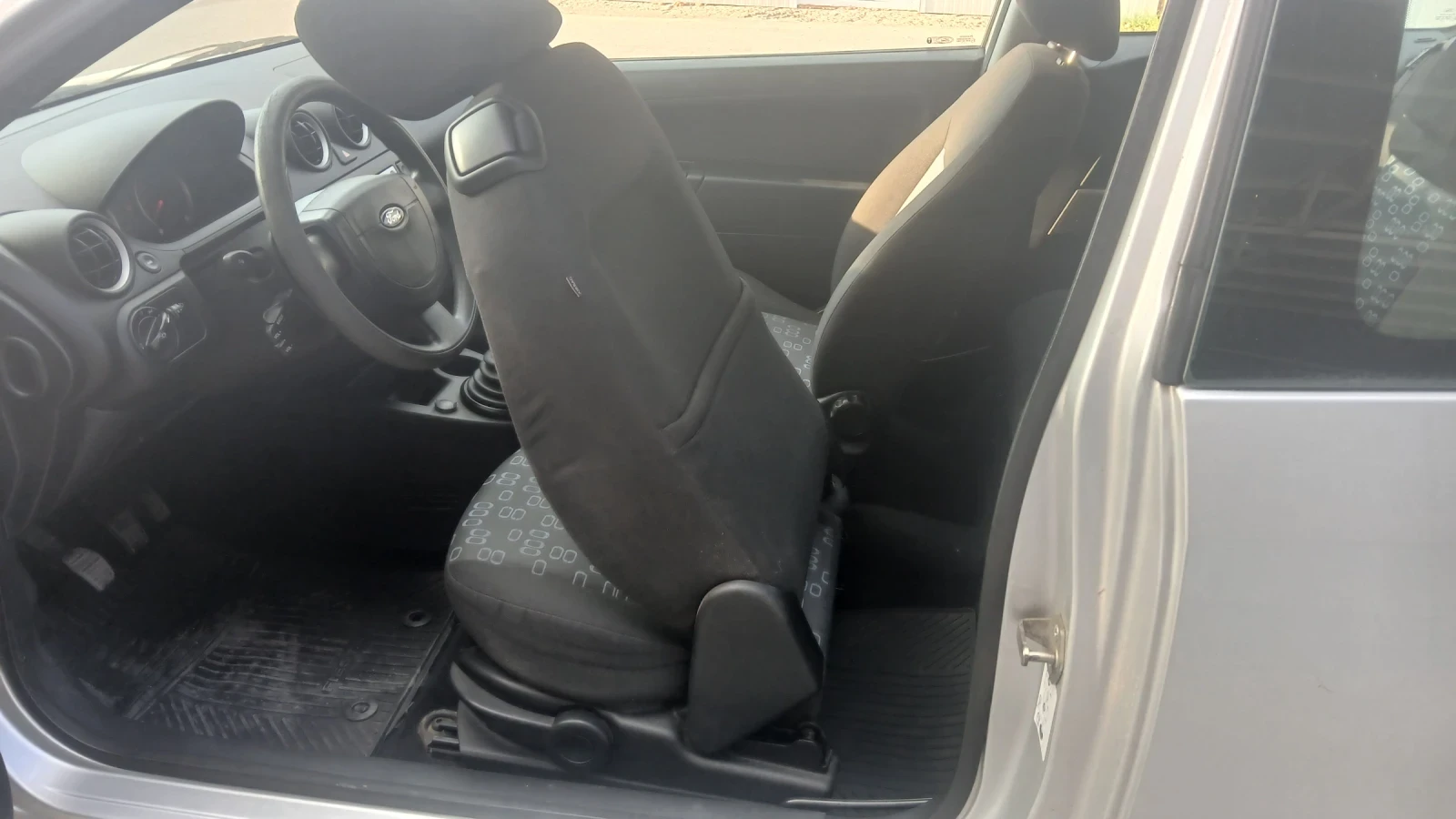 Ford Fiesta 1.3 клима - изображение 9