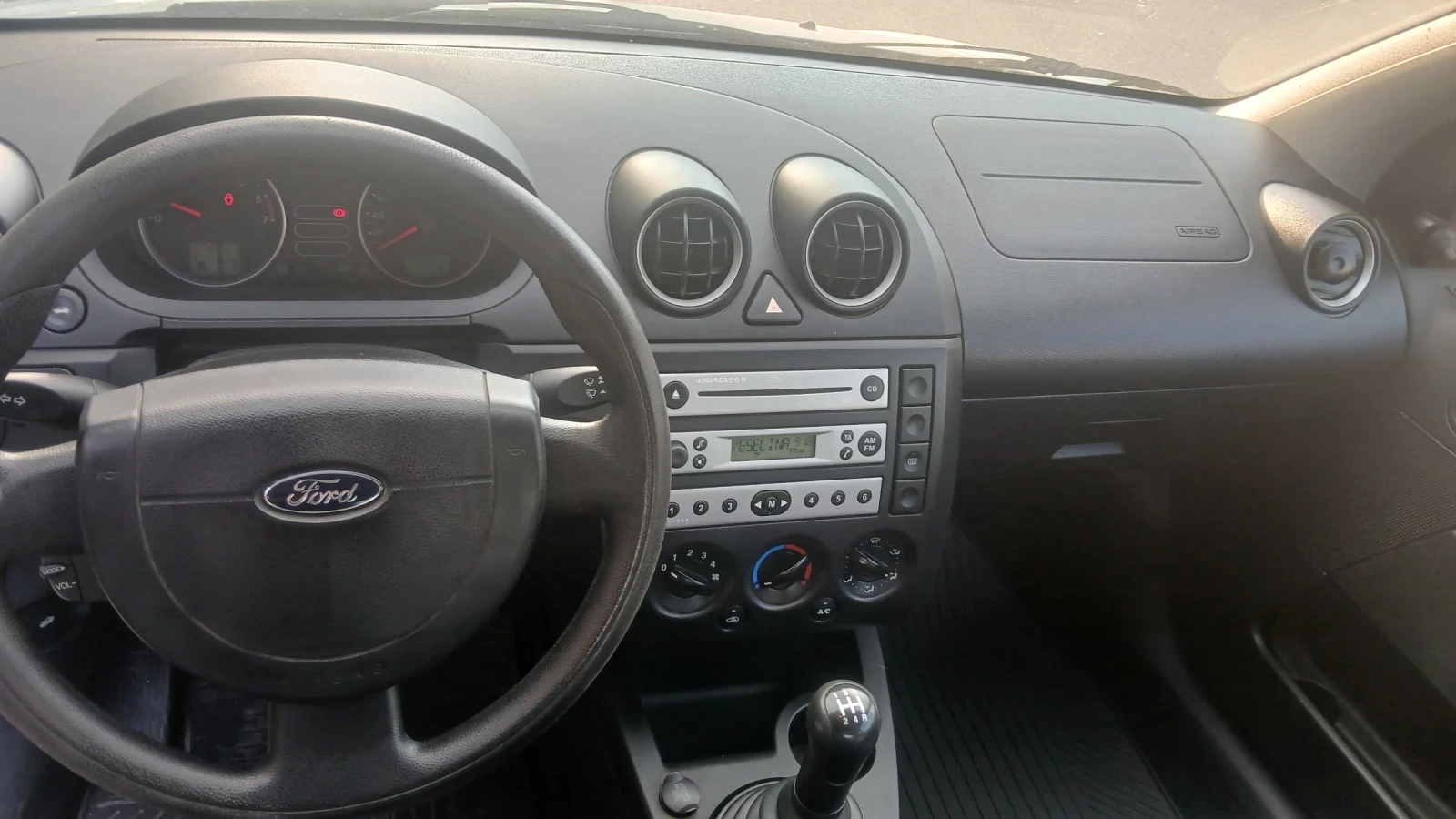 Ford Fiesta 1.3 клима - изображение 6