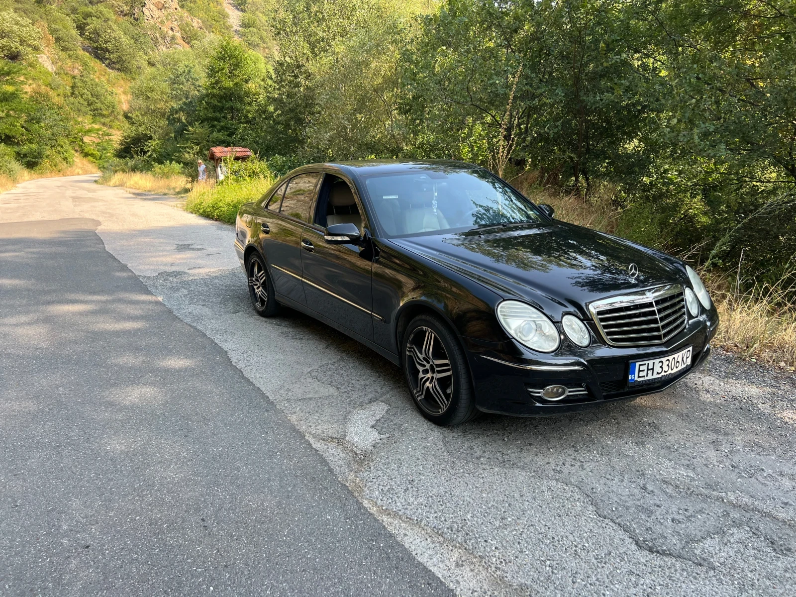 Mercedes-Benz E 320 4matik evo  - изображение 2