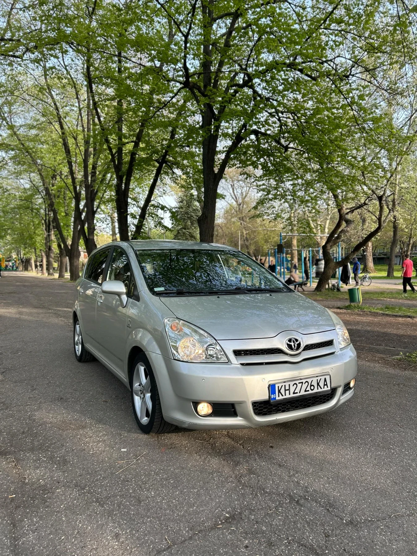 Toyota Corolla verso 2.2 - изображение 2