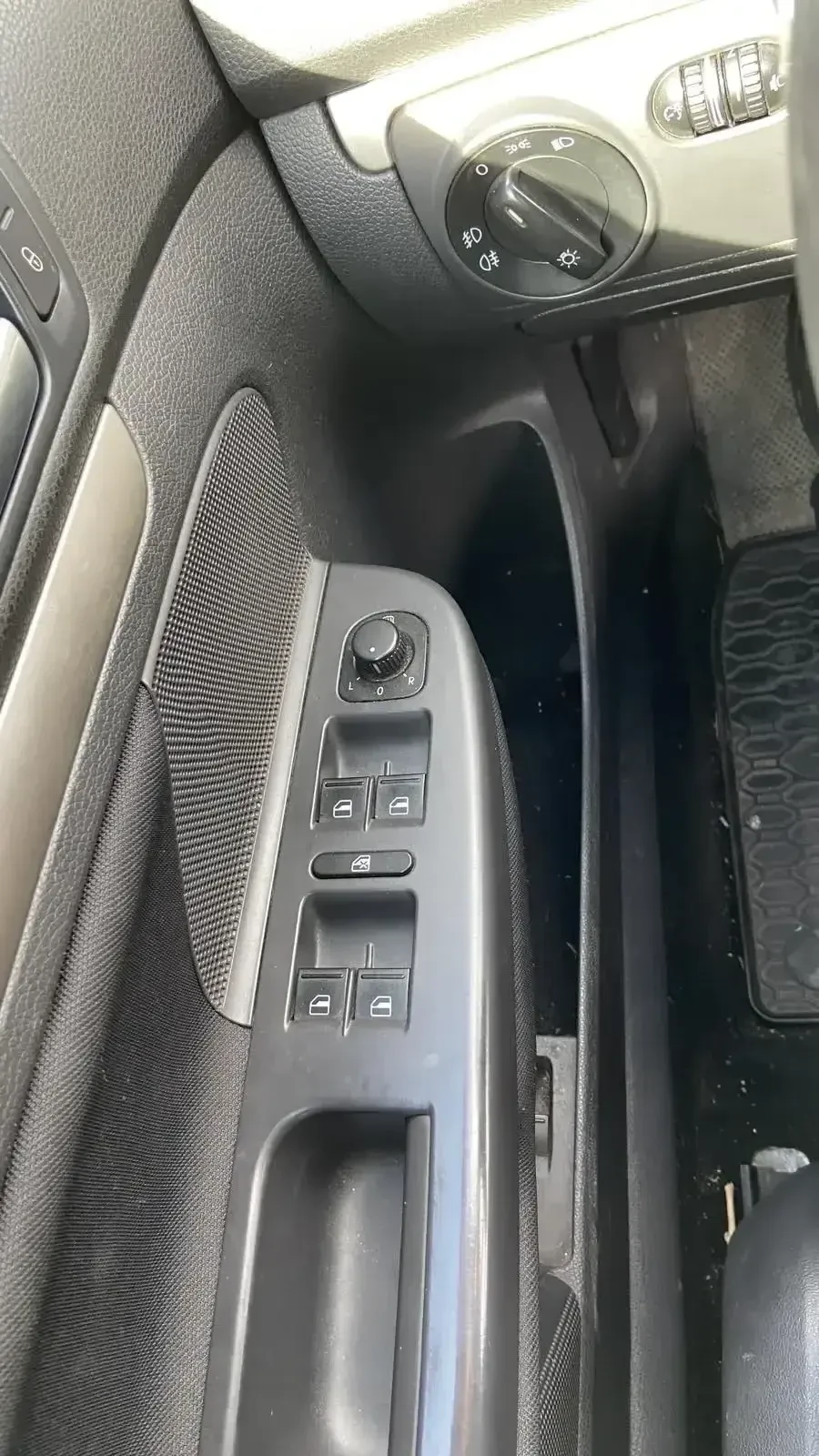 VW Golf 1.6i NAVI/GAS/KLIMA - изображение 8