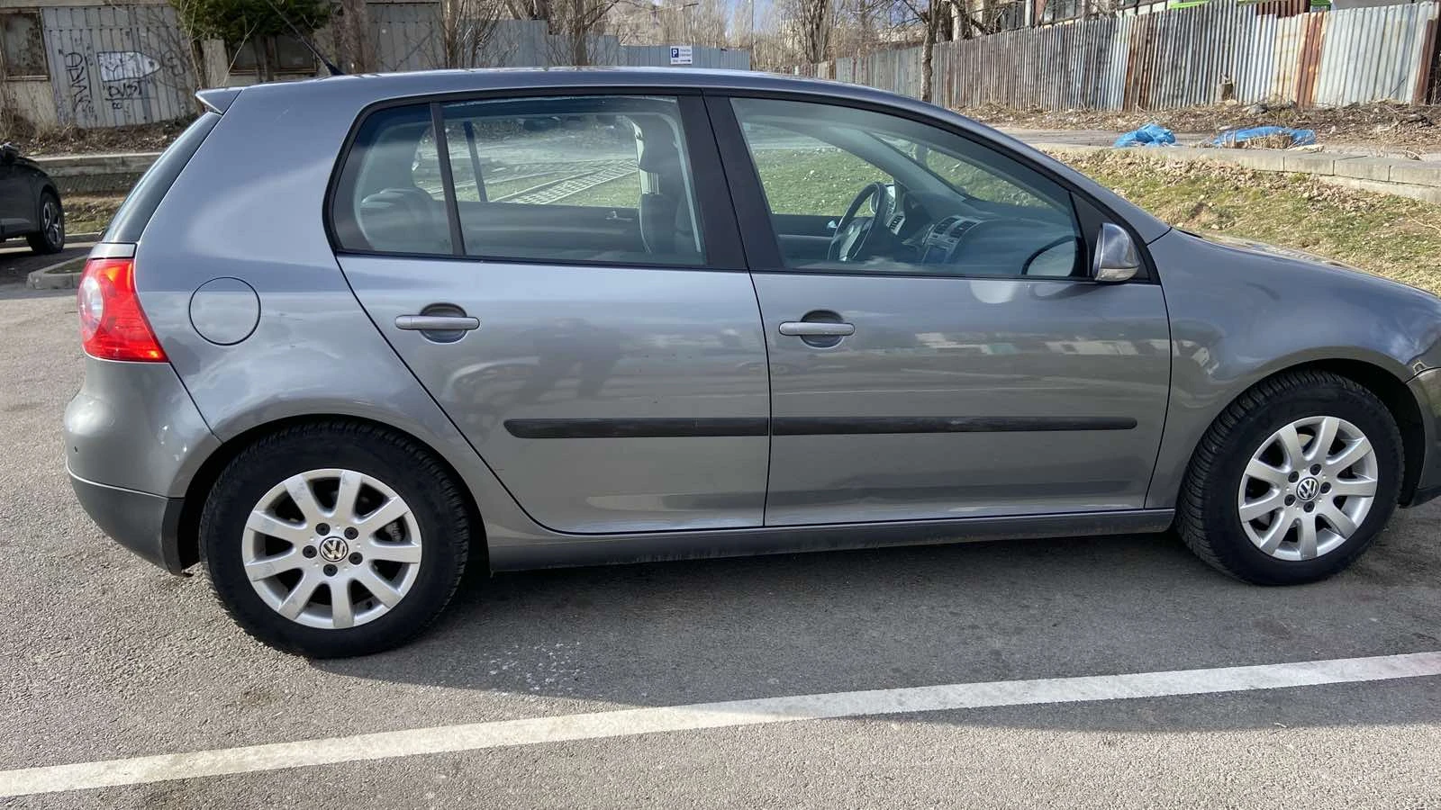 VW Golf 1.6i NAVI/GAS/KLIMA
