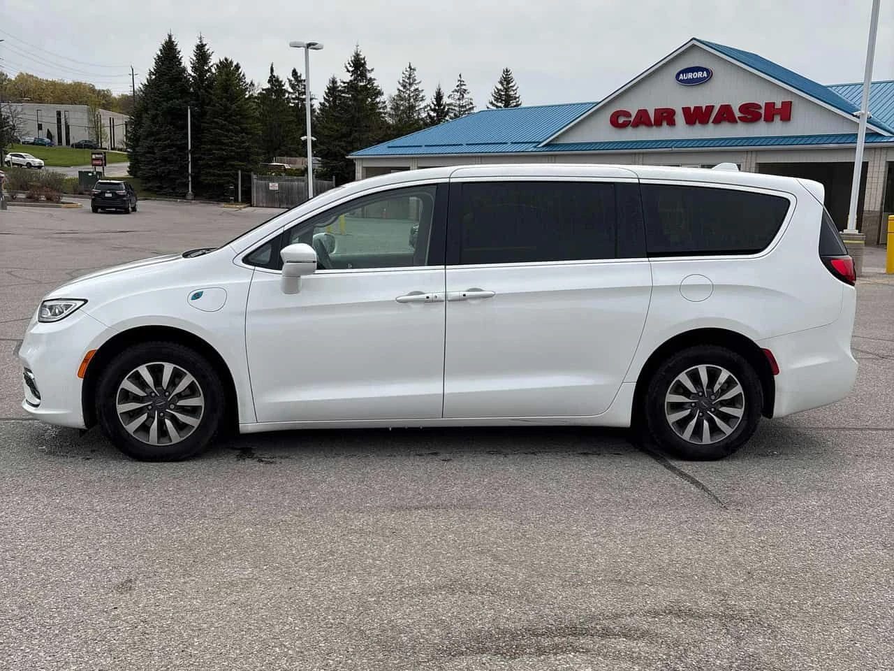 Chrysler Pacifica * Touring L * ДИСТРОНИК * 360 * ПАМЕТ, снимка 13 - Автомобили и джипове - 54623659