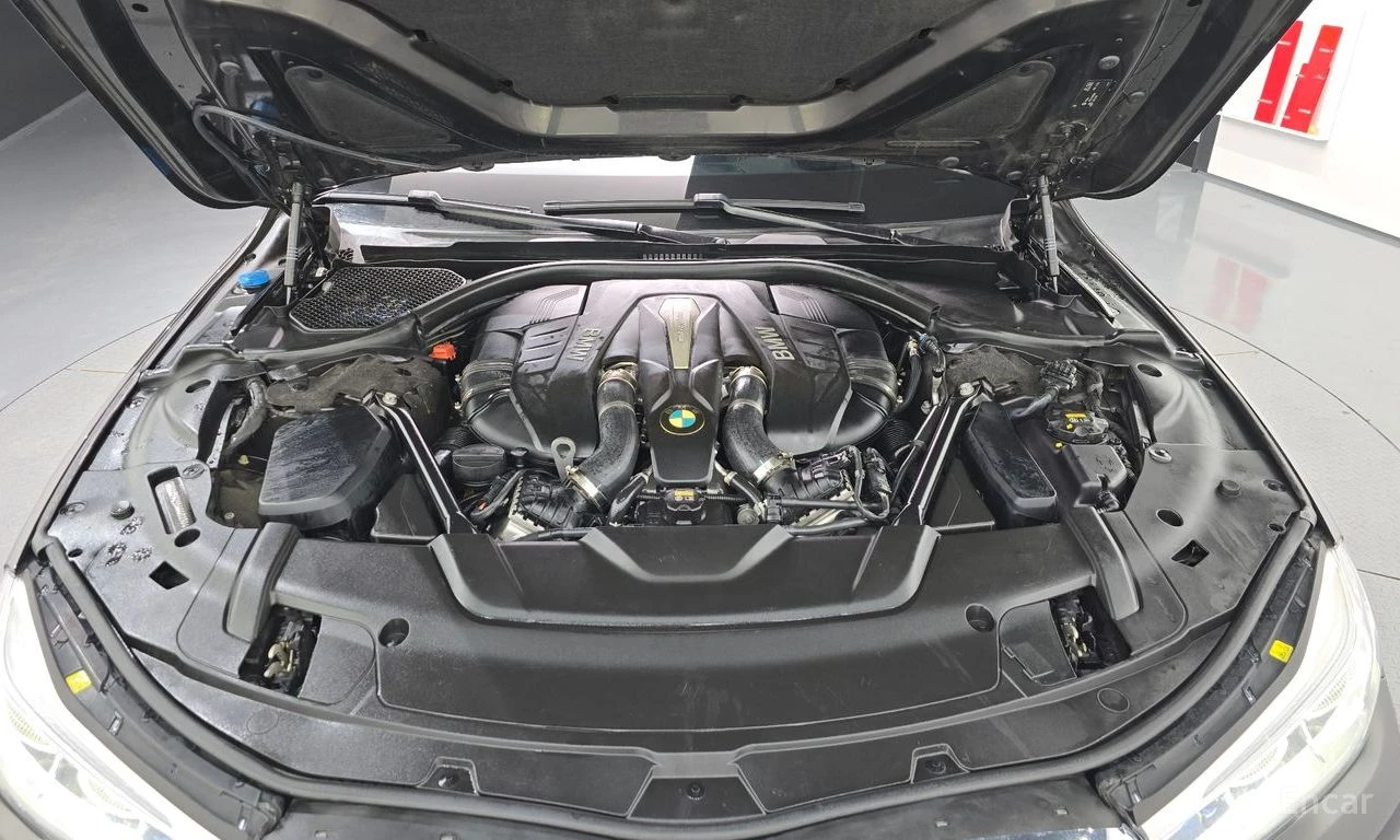 BMW 750 Li xDrive* BOWERS & WILKINS* HEAD-UP* 360 CAM* TV*, снимка 15 - Автомобили и джипове - 54713889