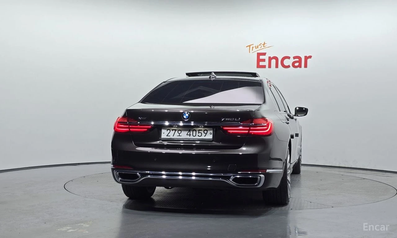 BMW 750 Li xDrive* BOWERS & WILKINS* HEAD-UP* 360 CAM* TV*, снимка 4 - Автомобили и джипове - 54713889