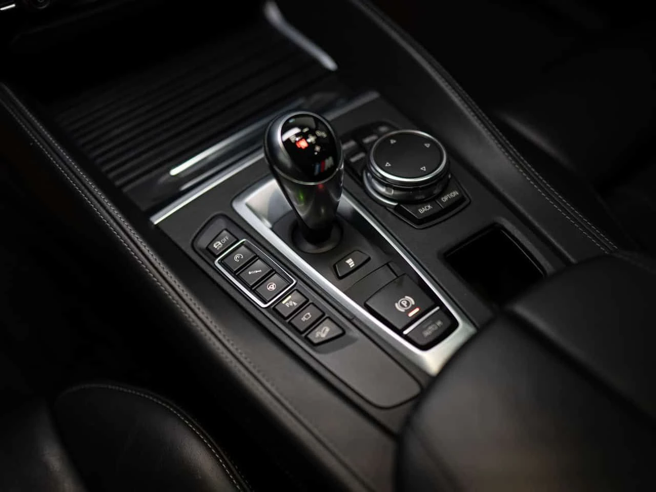 BMW X5M * PREMIUM PKG | CARBON FIBRE | 20 IN * CARFAX * ЦЕ, снимка 10 - Автомобили и джипове - 54935257