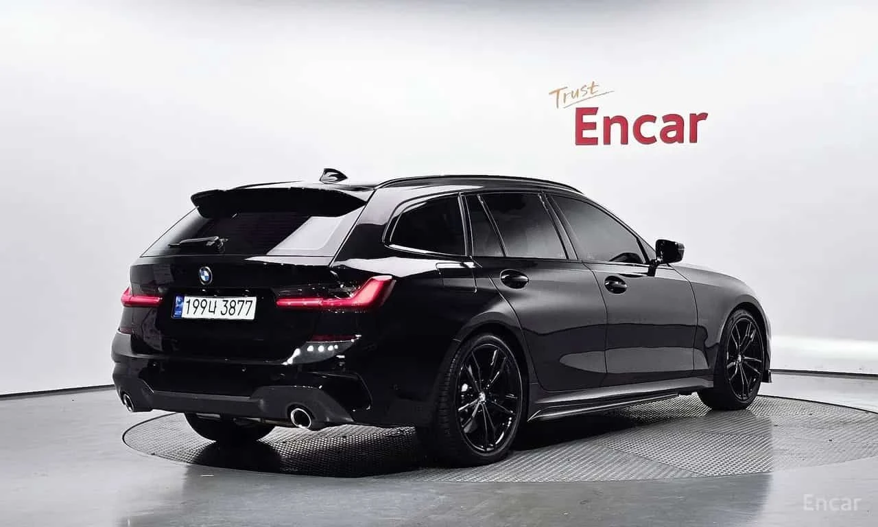 BMW 320 320d Touring M Sport * ФИНАНСИРАНЕ, снимка 2 - Автомобили и джипове - 55565933