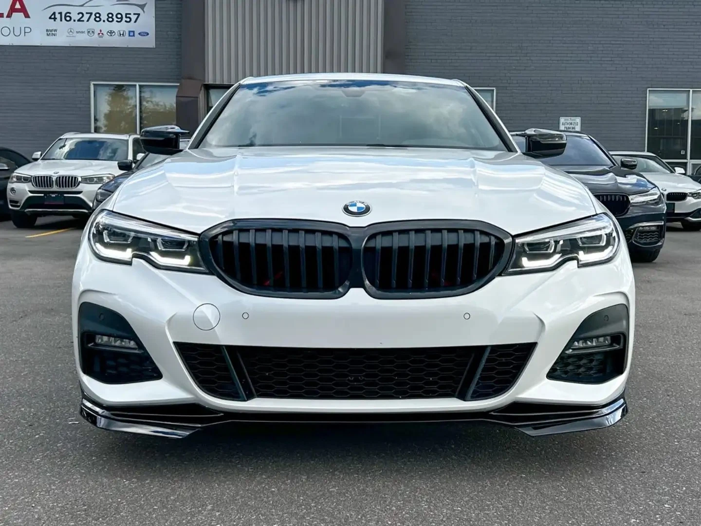 BMW 330 xDrive/M-Sport Pkg/AeroKit/Sunroof, снимка 2 - Автомобили и джипове - 55692106