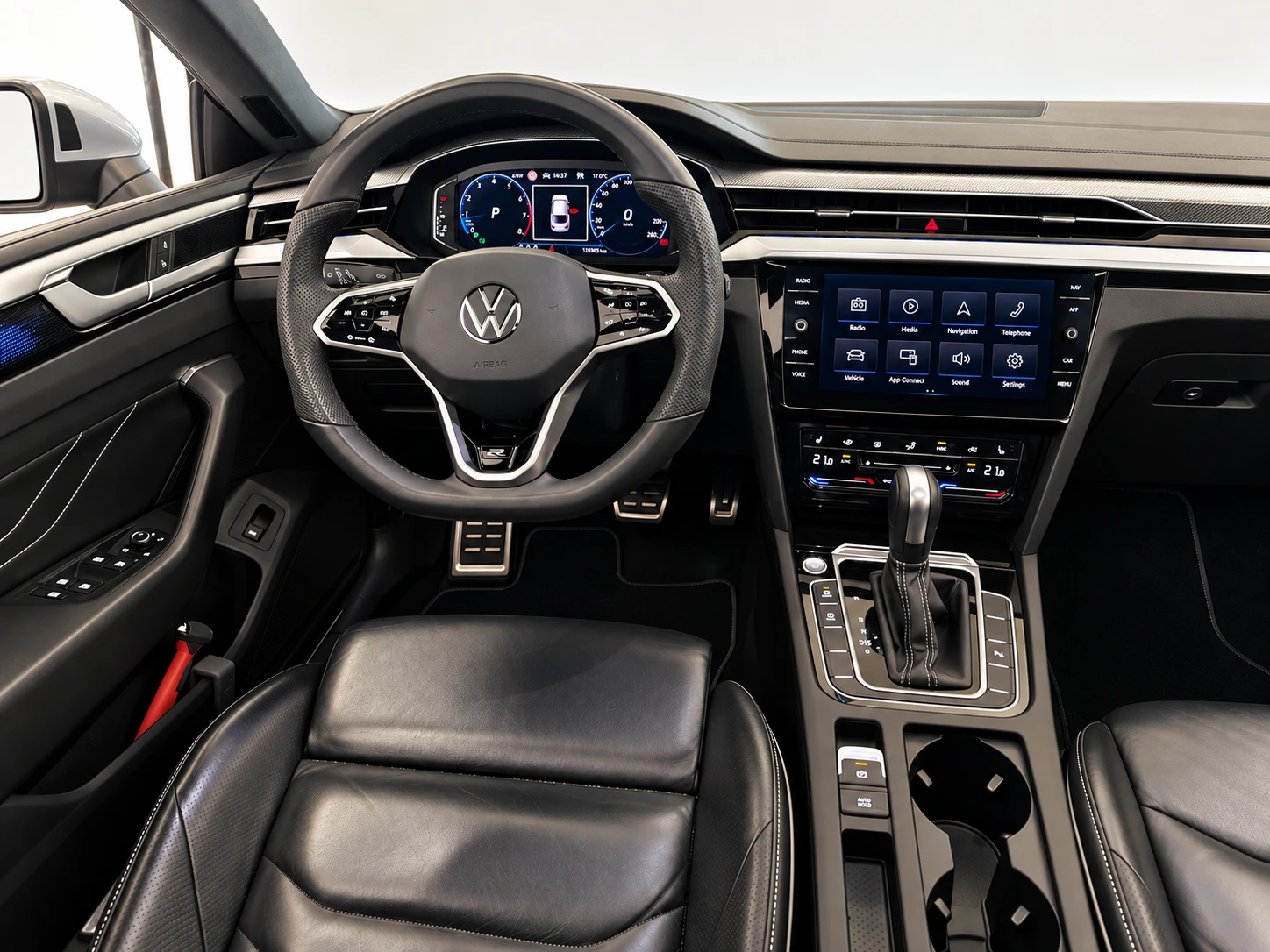 VW Arteon VW Arteon R-Line 2.0 TSI DSG | MATRIX | PANO | HUD, снимка 8 - Автомобили и джипове - 56330785