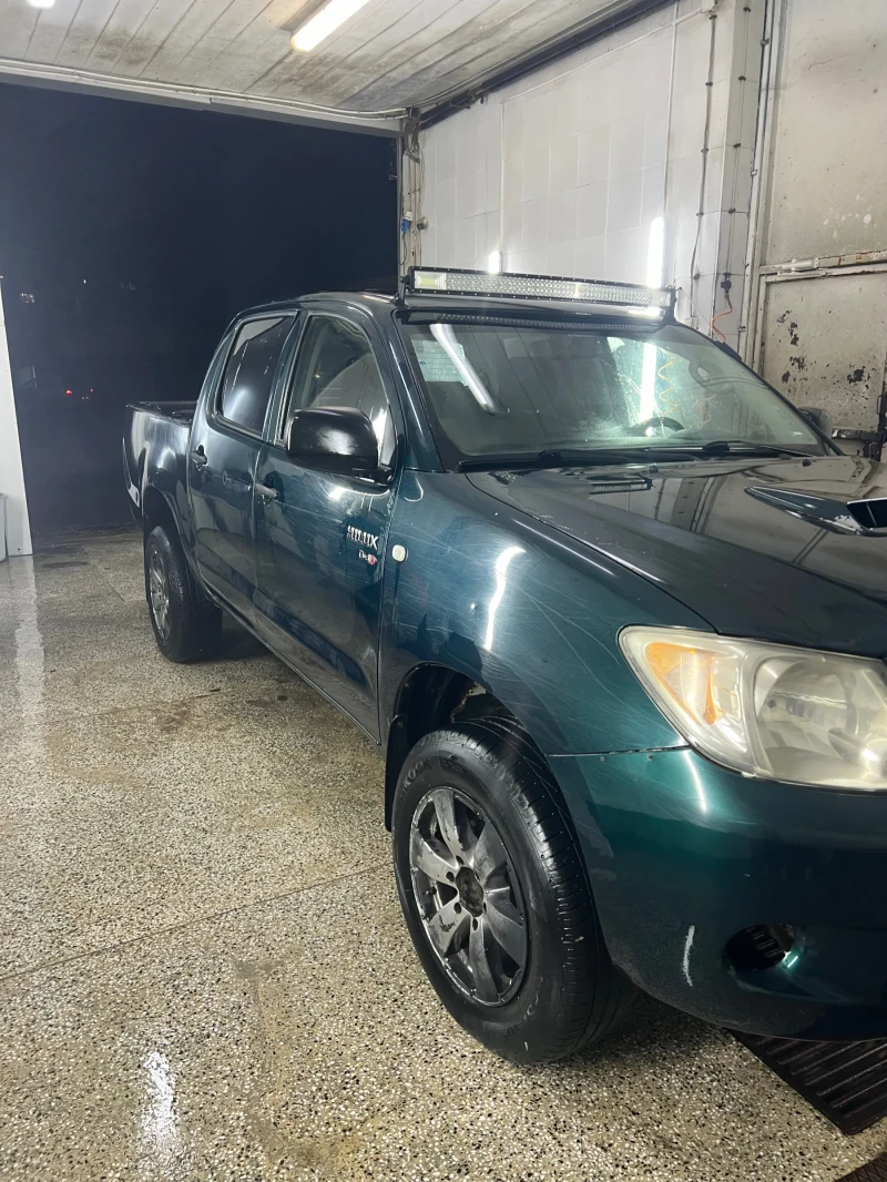 Toyota Hilux 2.5 / 2008/  оборудвана с хардтоп, снимка 2 - Автомобили и джипове - 48536734