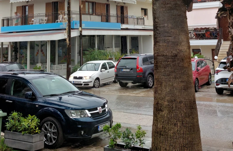 Fiat Freemont Lounge AWD 2.0Mjt 170k.c 4x4 Navi Kамера 7 места, снимка 10 - Автомобили и джипове - 53282904