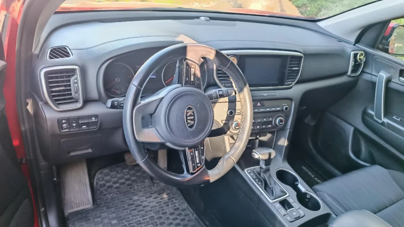 Kia Sportage, снимка 4 - Автомобили и джипове - 53390531