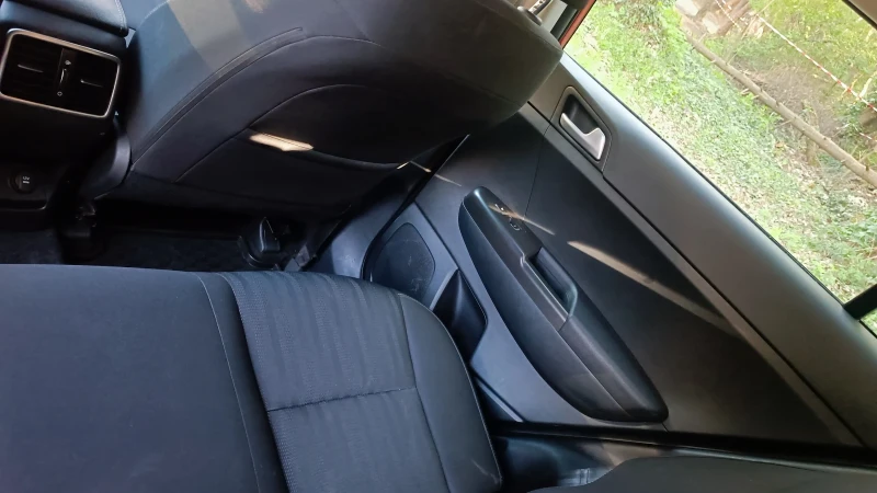 Kia Sportage, снимка 15 - Автомобили и джипове - 53390531