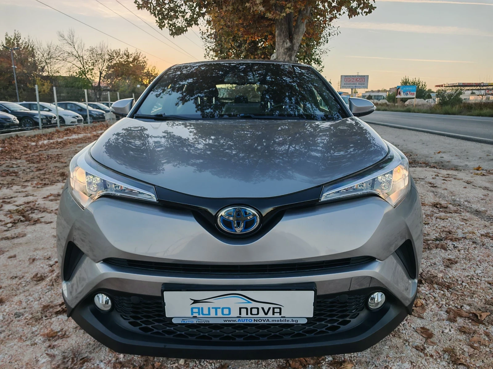 Toyota C-HR 1.8 ХИБРИД 122 К.С.!129 000 КМ!СЕРВИЗНА! КАТО НОВА - изображение 2