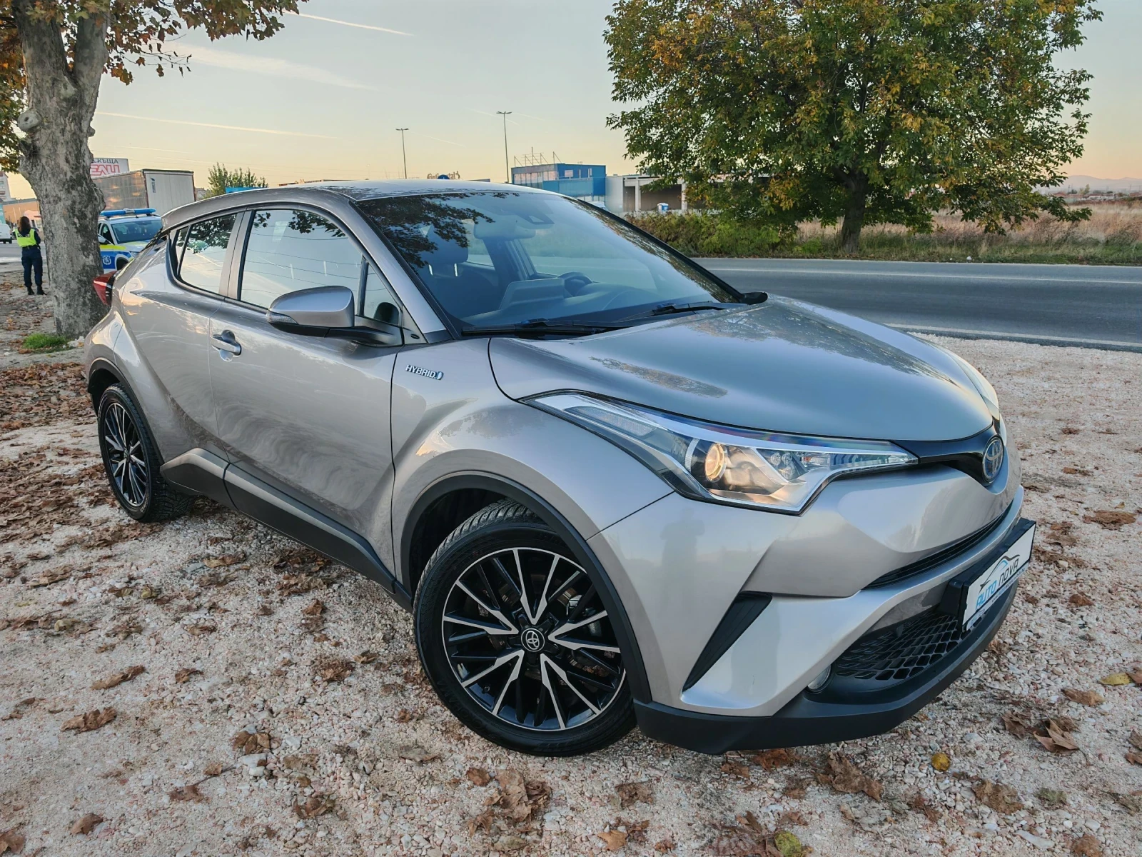Toyota C-HR 1.8  122 ..!129 000 !!   | Mobile.bg   1