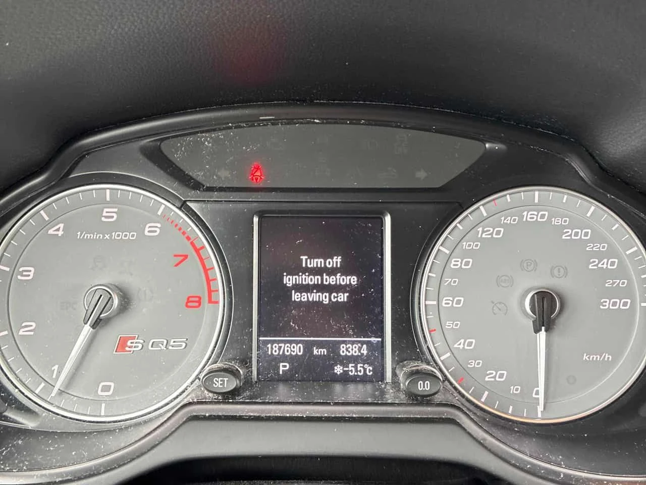 Audi SQ5 * 3.0T Dynamic Edition* CARFAX* ПАНО* КЛИП НА МОТО, снимка 9 - Автомобили и джипове - 53871037