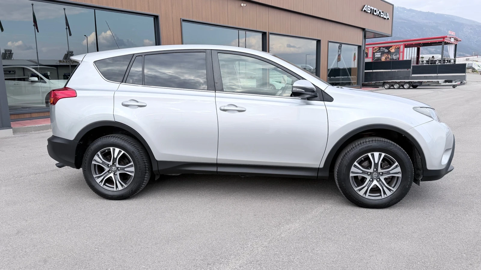 Toyota Rav4 D4D;4x4;150к.с.;КОЖА;ПОДГРЕВ;Keyless, снимка 4 - Автомобили и джипове - 53975943