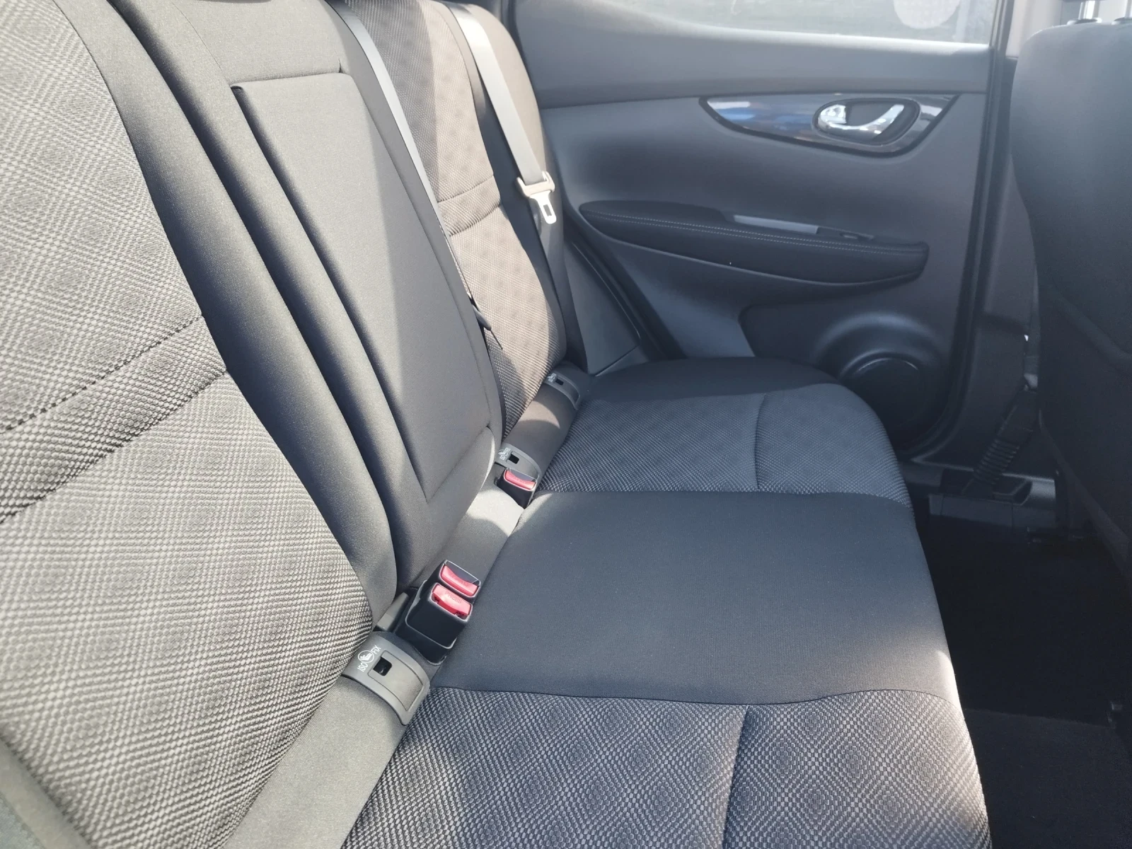 Nissan Qashqai 1.5dci 52000km, снимка 12 - Автомобили и джипове - 54253958