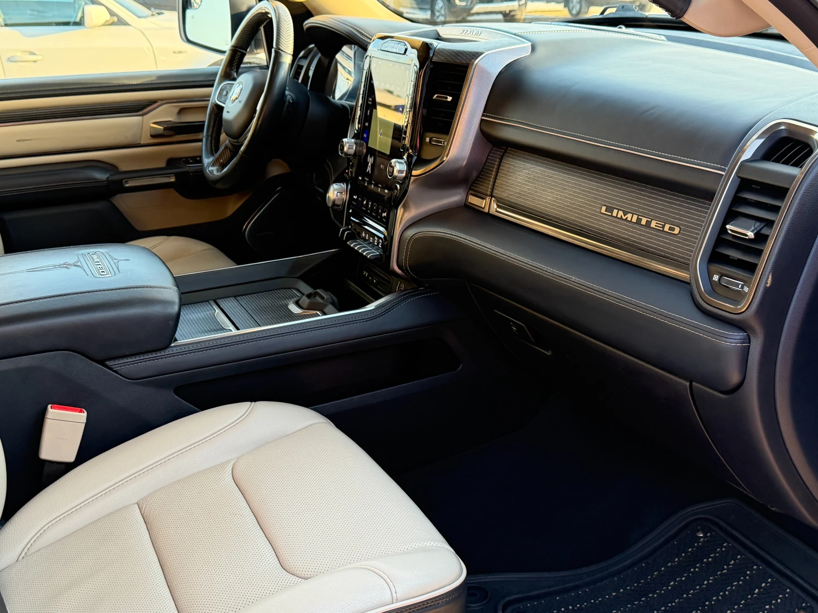 Dodge RAM 1500 5.7 HEMI* Limited* Full, снимка 16 - Автомобили и джипове - 54346940