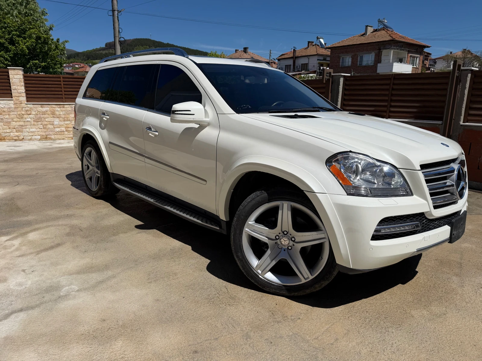 Mercedes-Benz GL 550, снимка 2 - Автомобили и джипове - 54566562