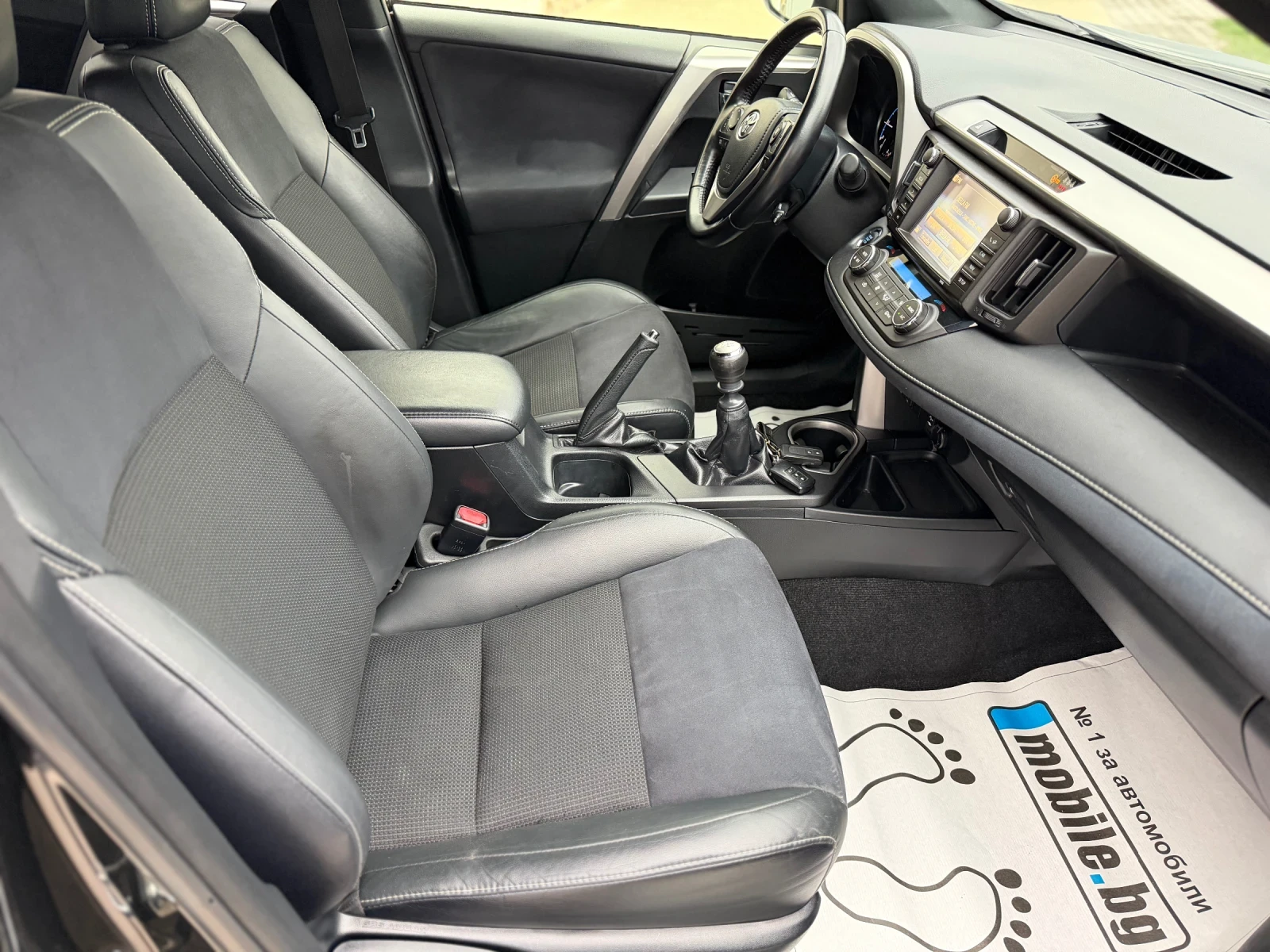 Toyota Rav4 2.0D-4D Executive, снимка 11 - Автомобили и джипове - 56086522