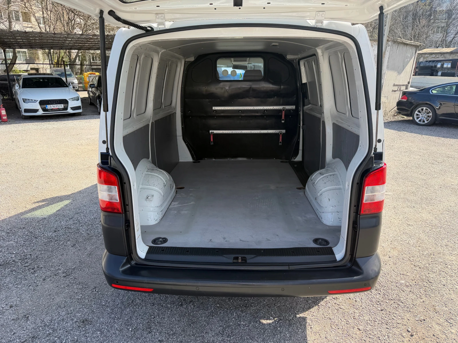 VW T5 2.0 TDI CR 102hp Euro5, снимка 6 - Бусове и автобуси - 53995007