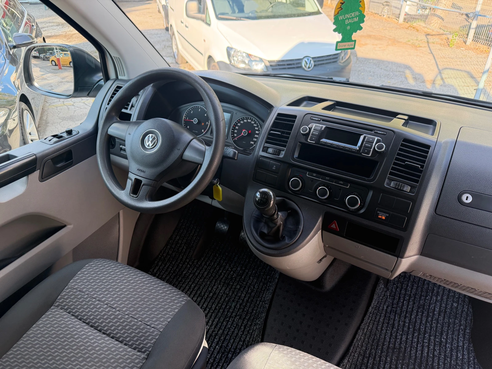 VW T5 2.0 TDI CR 102hp Euro5, снимка 8 - Бусове и автобуси - 53995007