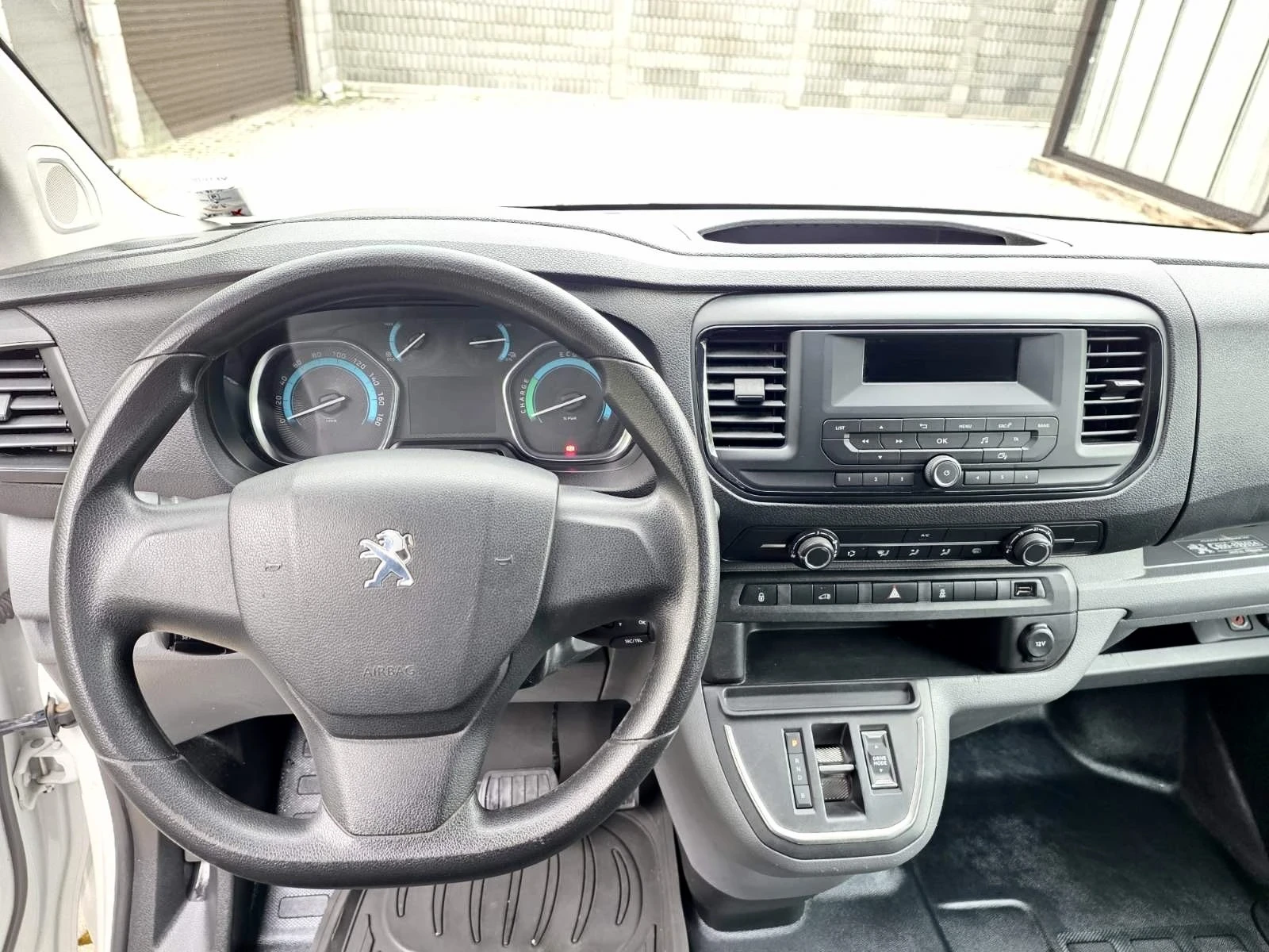 Peugeot Expert Electric 75kW, снимка 11 - Бусове и автобуси - 54383628