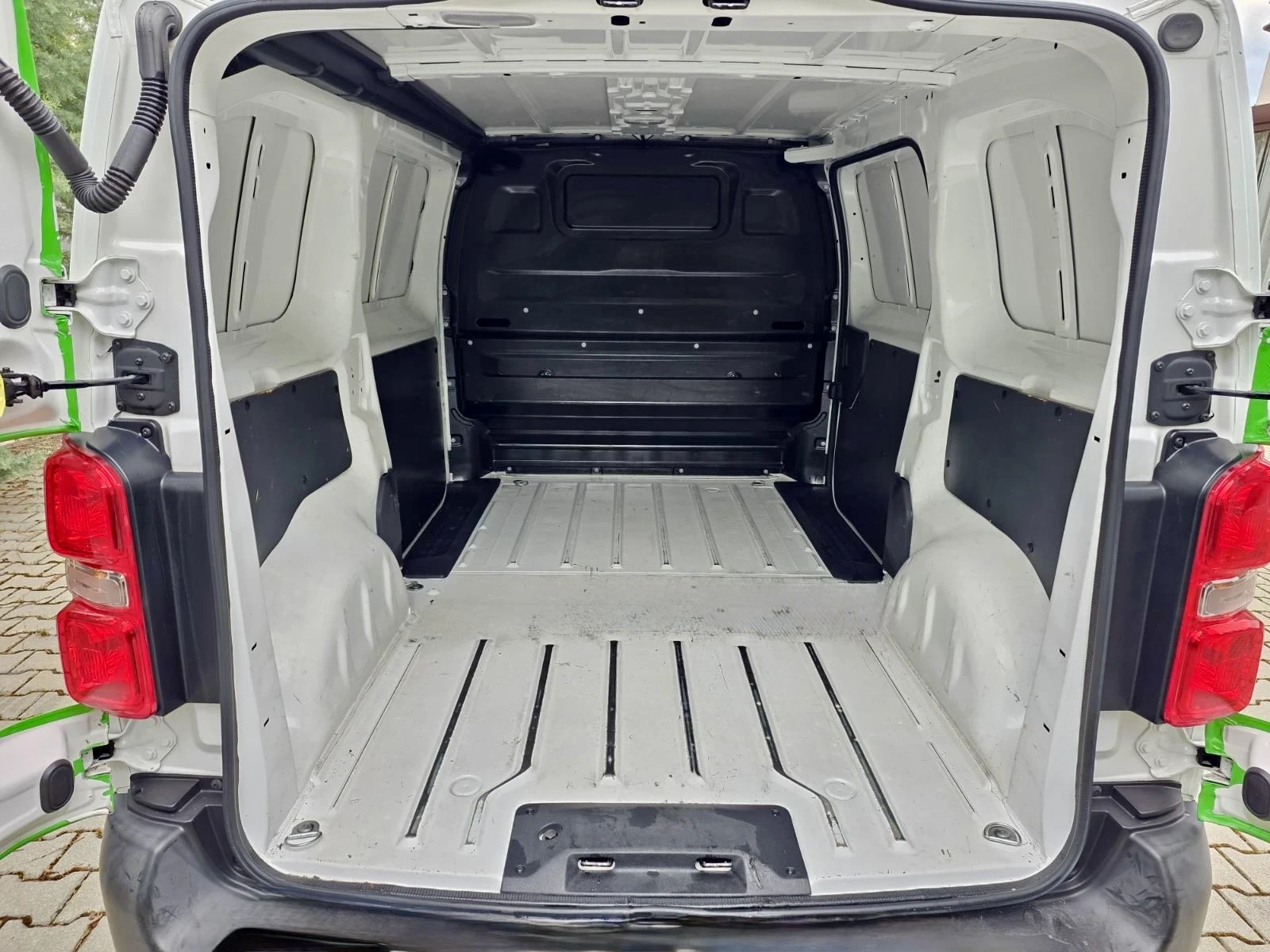 Peugeot Expert Electric 75kW, снимка 8 - Бусове и автобуси - 54383628