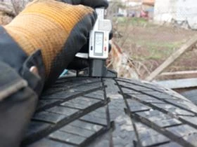 Гуми Всесезонни 225/50R17, снимка 6