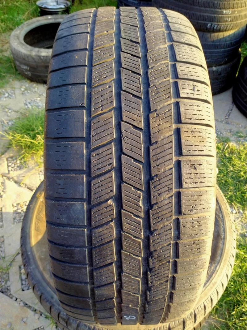 Гуми Зимни 255/55R18, снимка 1 - Гуми и джанти - 33865059