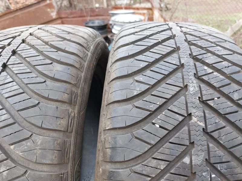 Гуми Всесезонни 225/50R17, снимка 4 - Гуми и джанти - 36664507